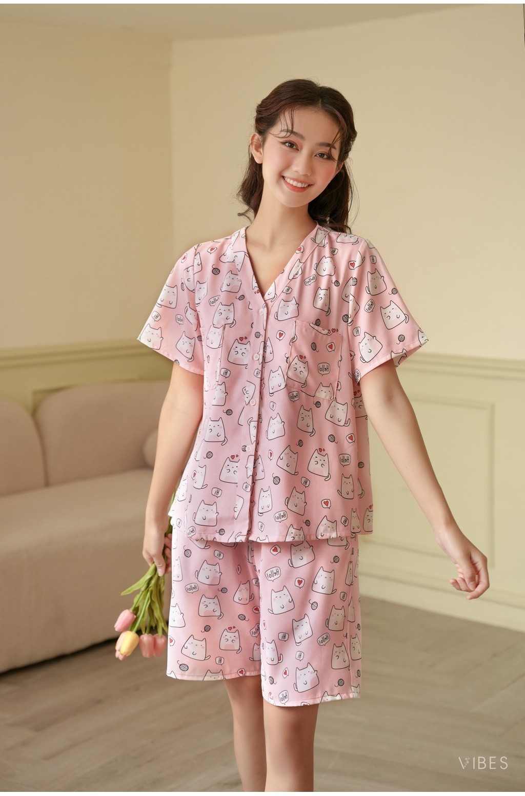 Mô tả VIBES Đồ bộ Pijama ngắn cổ V Minnie & Peach Py Set - 9