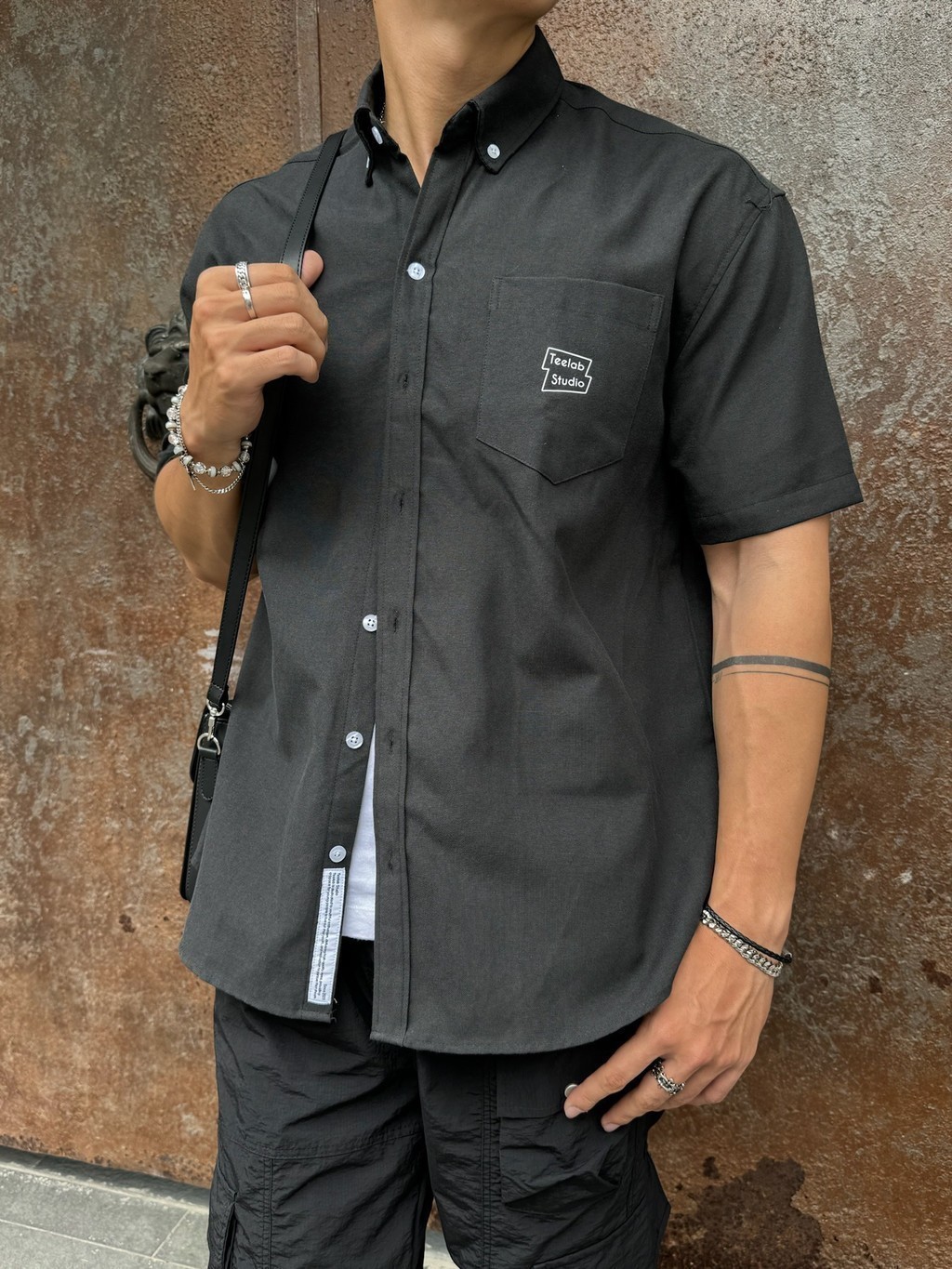 Mô tả Áo Sơ Mi Tay Ngắn Teelab Eco Oxford Signature Logo Unisex Form Oversize Local Brand SS068 - 3