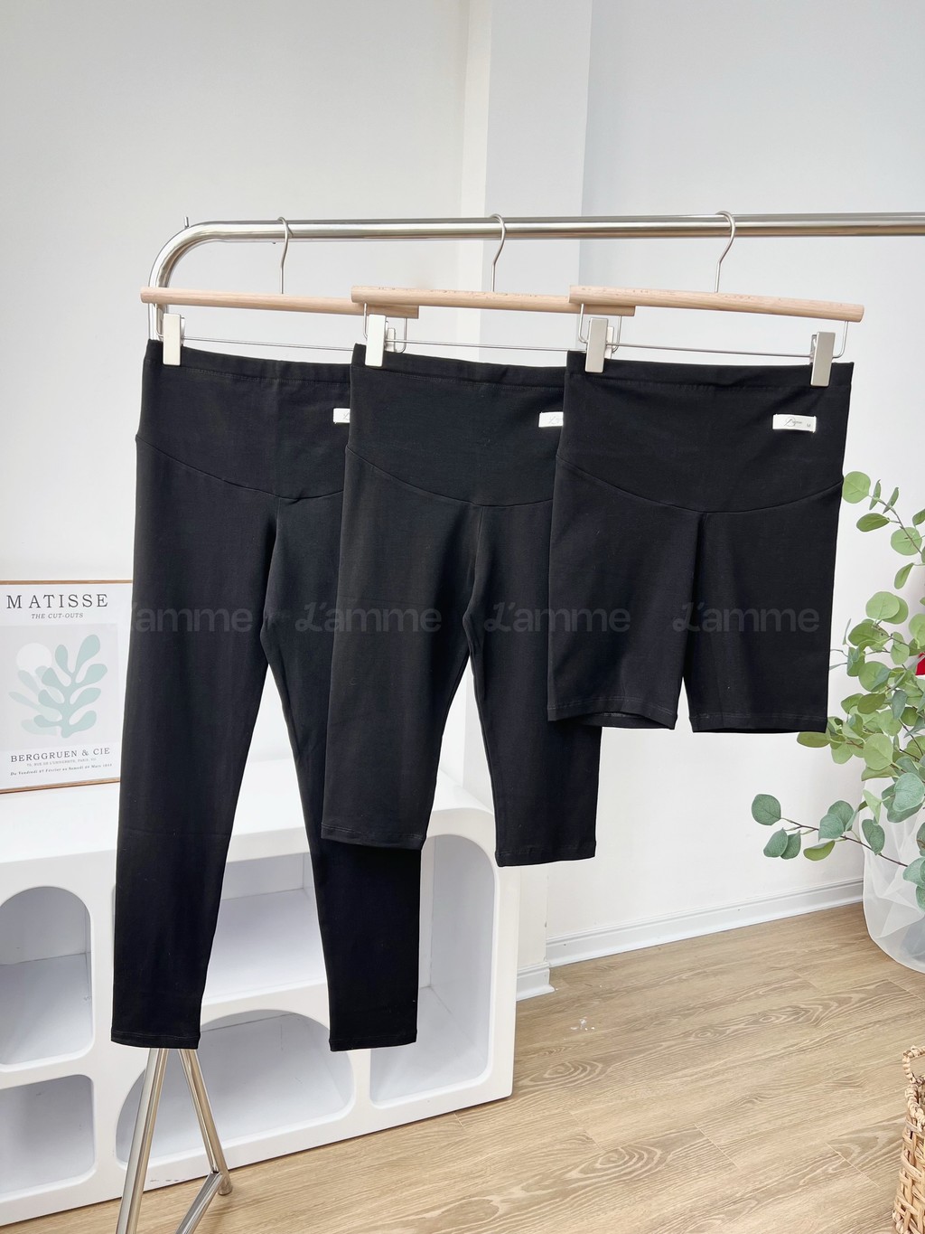 Mô tả Quần bầu Legging Cạp Chun chất liệu cotton hè thoáng mát, có dây kéo điều chỉnh thiết kế bởi LAMME - 1