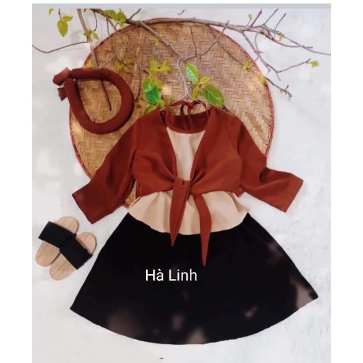 Bộ áo tứ thân cho bé gái từ 8_30kg . tặng kèm mấn