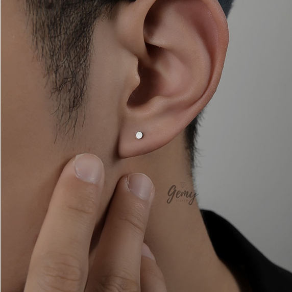 Khuyên tai nam bạc màu đen trắng tròn dẹt nhỏ basic đơn giản, unisex (1 chiếc) | GEMY SILVER KN50