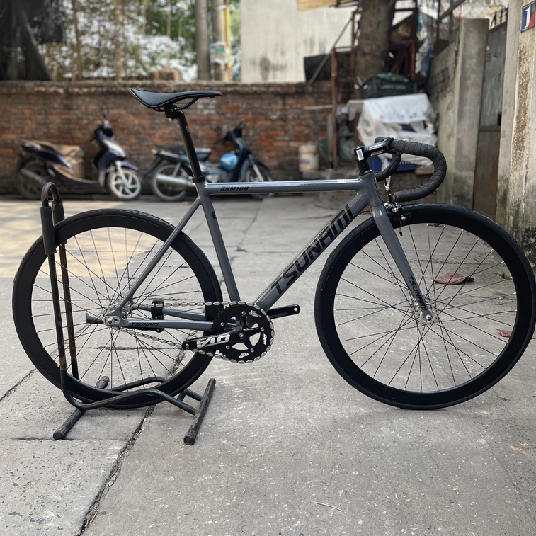 Xe đạp Fixed Gear Tsunami SNM100 màu Ghi Xám lắp tay phanh phụ | Shopee ...