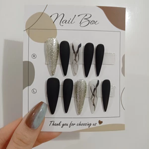 Nail box móng tay giả đơn giản thiết kế thủ công theo size tay