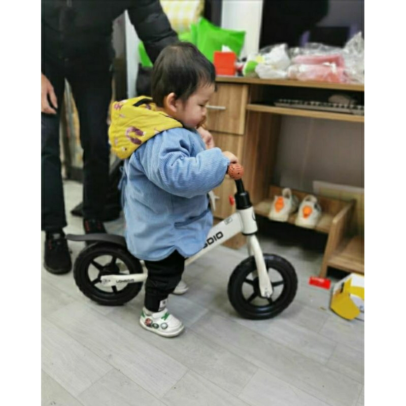 Xe Thăng Bằng Cho Bé