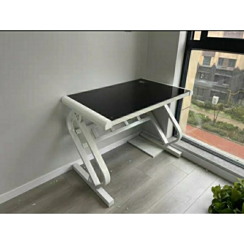BÀN MÁY TÍNH CHÂN Z  KÍNH CƯỜNG LỰC 3C 120cm