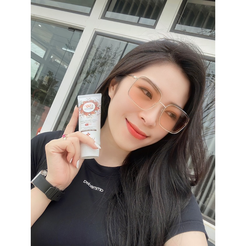 Kem chống nắng protection collagen tone up sun cream giá bao nhiêu?