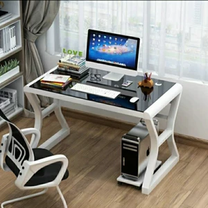 BÀN LÀM VIỆC KÍNH CƯỜNG LỰC 3C CÓ NGĂN BÀN PHÍM