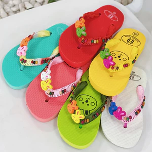 Dép Kẹp Xỏ Ngón Cho Trẻ Em Đính Sticker Thỏ Gỗ Dễ Thương Cao Cấp Handmade Đế Cao Su Non