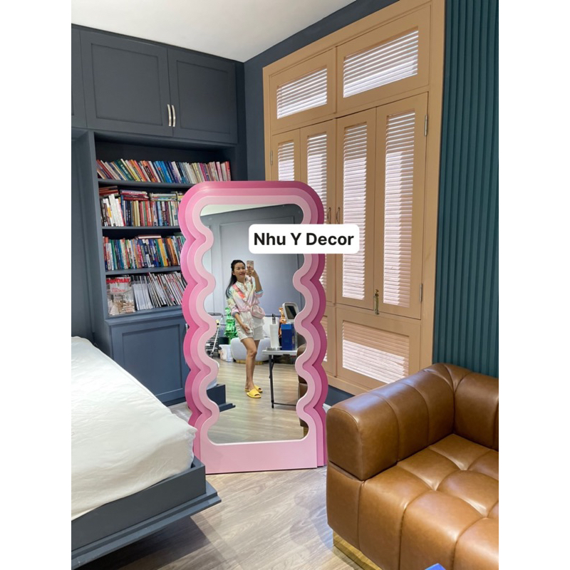 Gương soi toàn thân lượn sóng dáng gương Ngọc Trinh, Gương Selfie, Gương Decor soi toàn thân có led - NHU Y DECOR