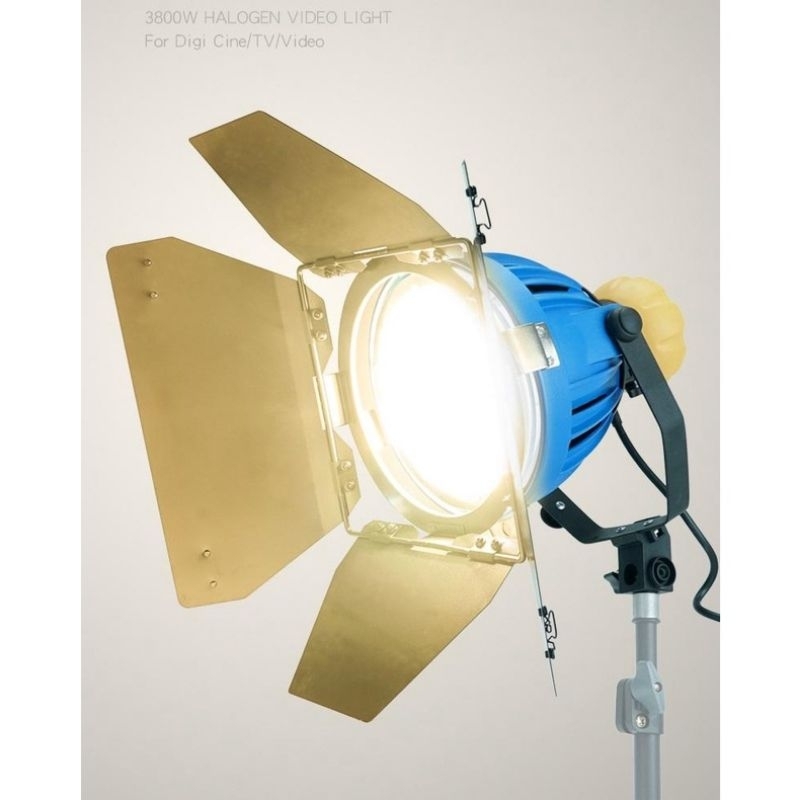 Đèn pha giả nắng studio Halogen QBlue 800w kèm barn door (thanh lý