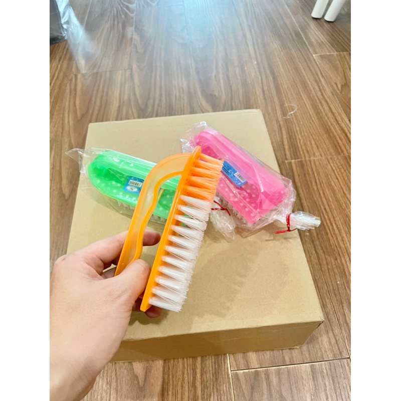 (COMBO 2) BÀN CHẢI CHÀ SÀN CẦM TAY NHỰA CỨNG – Cọ Rửa Nhà Tắm, Giặt Quần Áo, Vệ Sinh Bồn Rửa Hiệu Quả