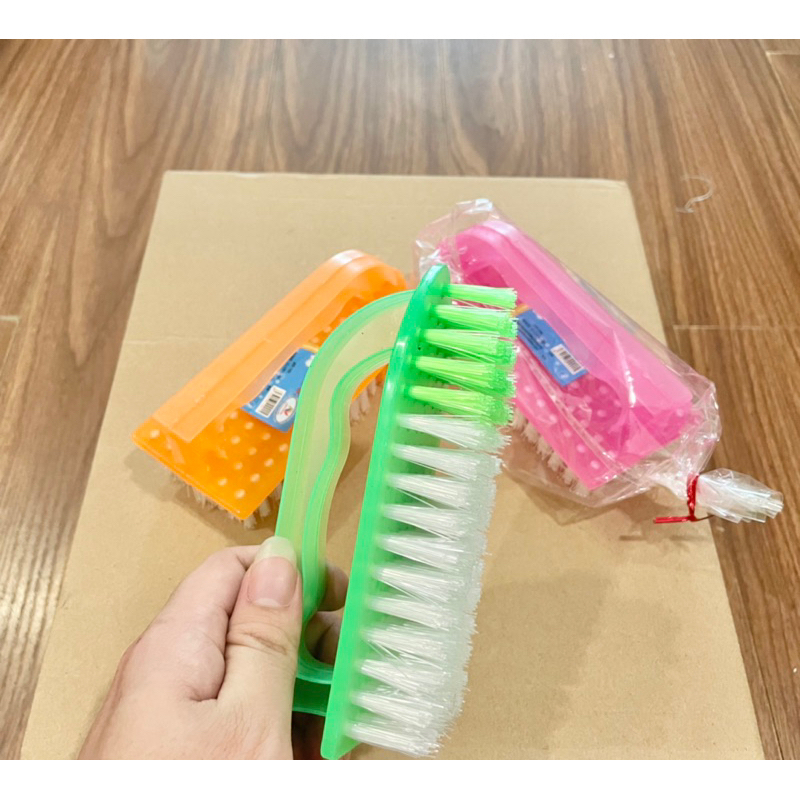 (COMBO 2) BÀN CHẢI CHÀ SÀN CẦM TAY NHỰA CỨNG – Cọ Rửa Nhà Tắm, Giặt Quần Áo, Vệ Sinh Bồn Rửa Hiệu Quả