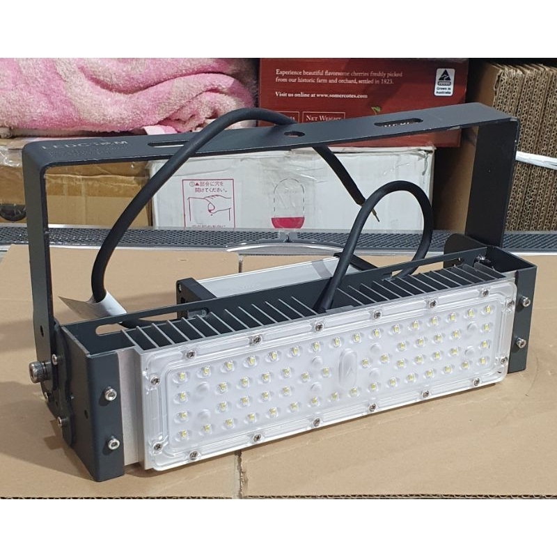 Đèn pha LED module 50W. Sử dụng chip LED và nguồn của Philip OEM ...