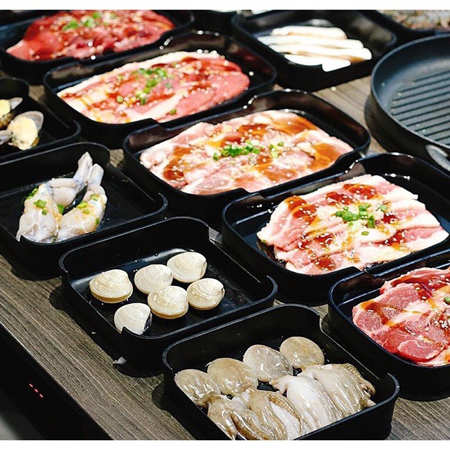 Khay nhựa melamine vuông - chữ nhật đựng sushi, đồ nướng buffet nướng 14x14cm