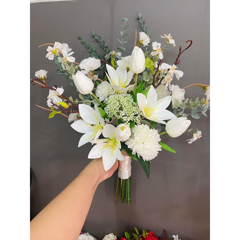 hoa cầm tay cô dâu