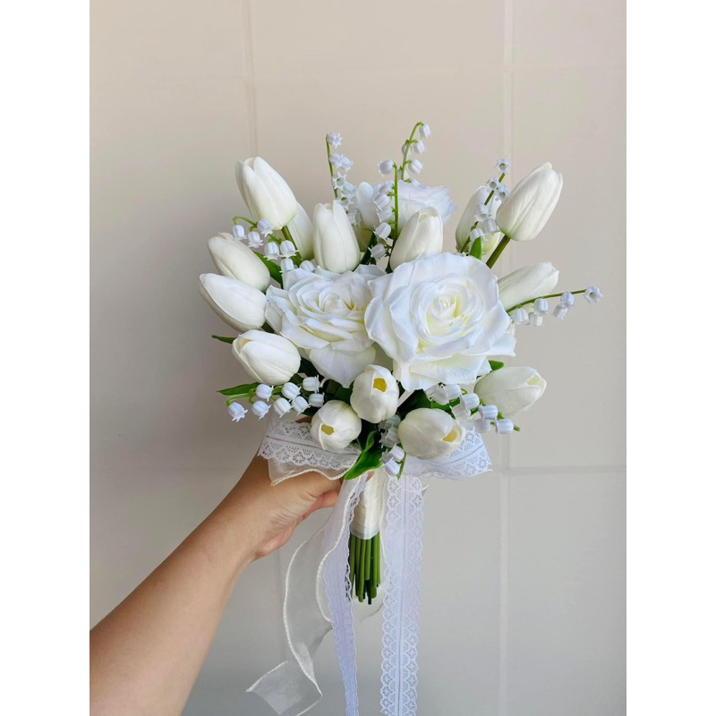 hoa cầm tay cô dâu
