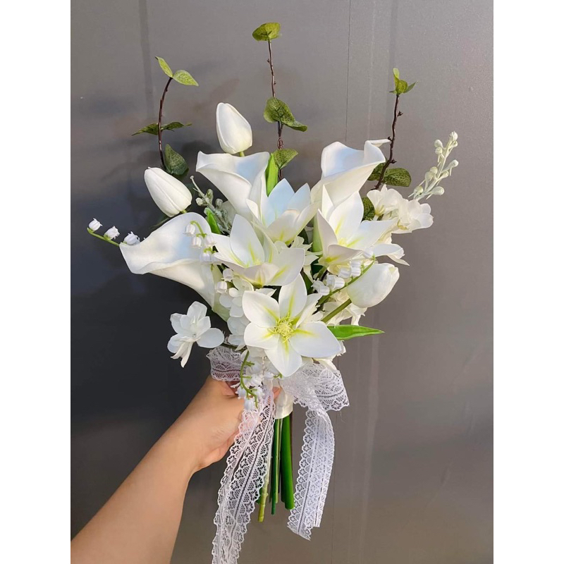 hoa cầm tay cô dâu
