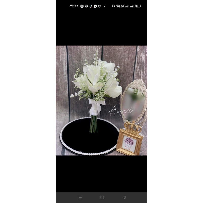 hoa cầm tay cô dâu