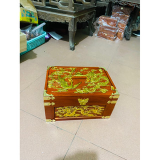 Tráp  hầu trạm tứ linh
