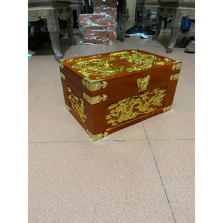 Tráp  hầu trạm tứ linh