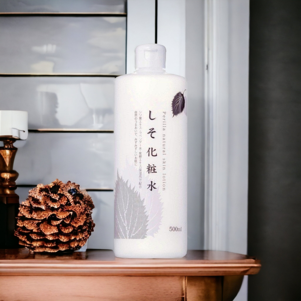 Lotion Dưỡng Ẩm Và Làm Dịu Da Chiết Xuất Tía Tô Chinoshio Perilla Natural Skin Lotion (Chai 500 mL)