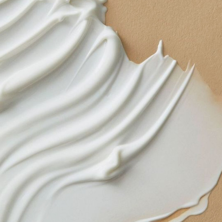 Kem Dưỡng Ẩm Da Tay Chiết Xuất Dầu Ngựa Và Ý Dĩ Hatomugi Hand Cream (Tuýp 60g)
