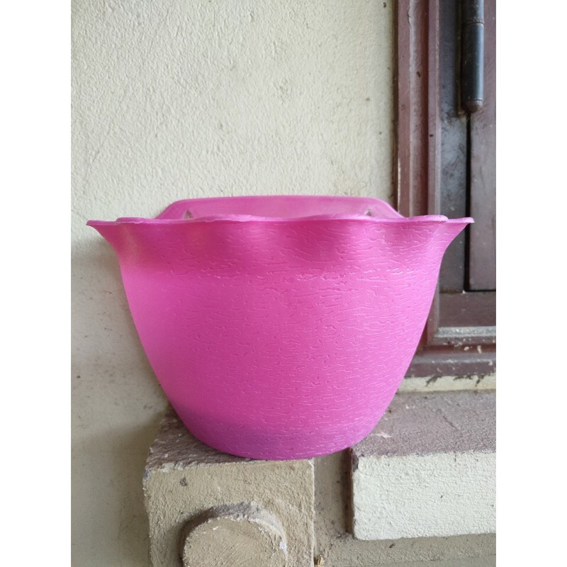 Chậu áp tường bán nguyệt (ốp tim) (25x15x14)cm Chậu ốp tường treo tường có lướt lót bên trong chậu