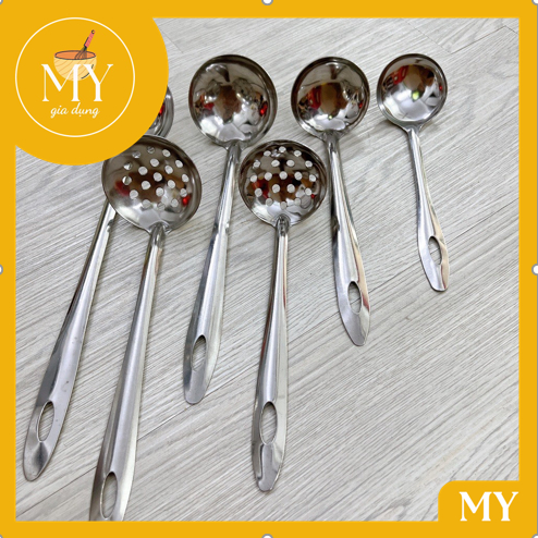 Vá múc canh lẫu inox sáng bóng, móc treo tiện dụng ,bền bỉ, không rỉ sét