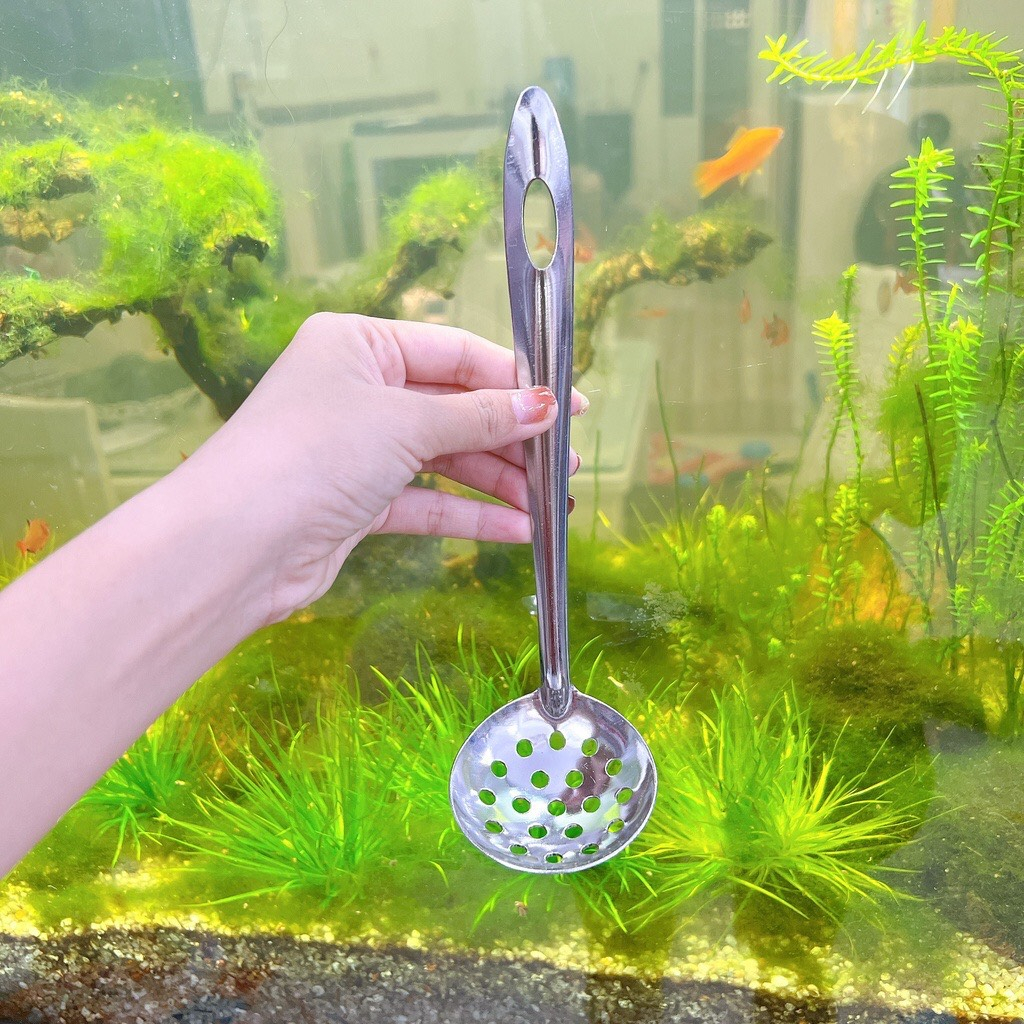 Vá múc canh lẫu inox sáng bóng, móc treo tiện dụng ,bền bỉ, không rỉ sét