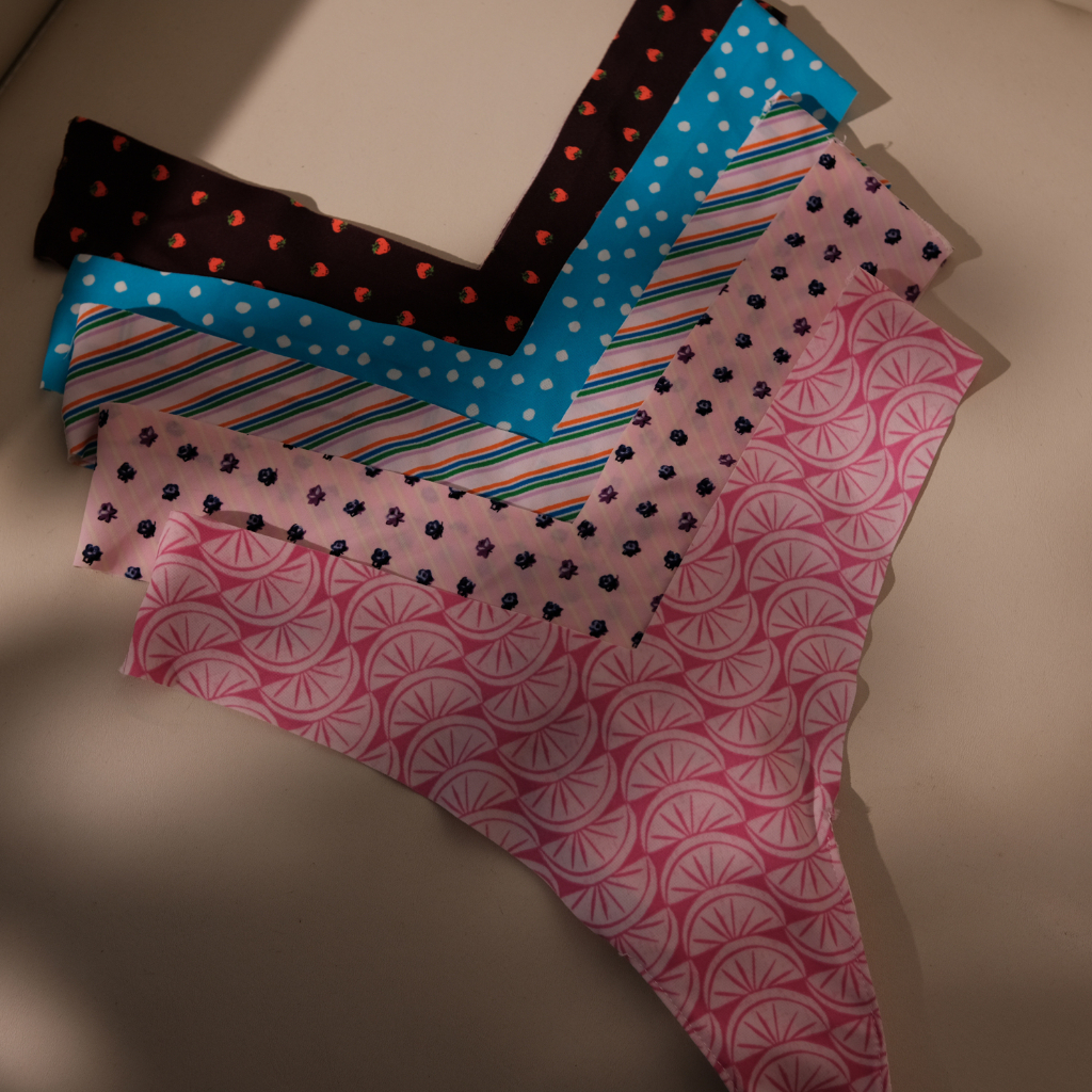 Quần Lọt Khe Sexy Chất Su Dáng Chữ Y Với Độ Đàn Hồi Cao KRYSTAL Q100