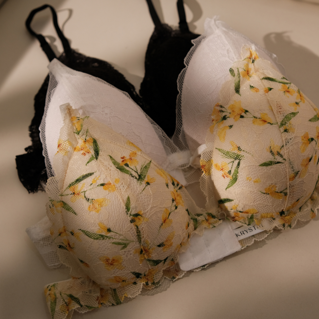Áo Lót Nữ Chân Ren Sexy Có Mút Và Phía Sau Có Ba Nấc Cài KRYSTAL A017