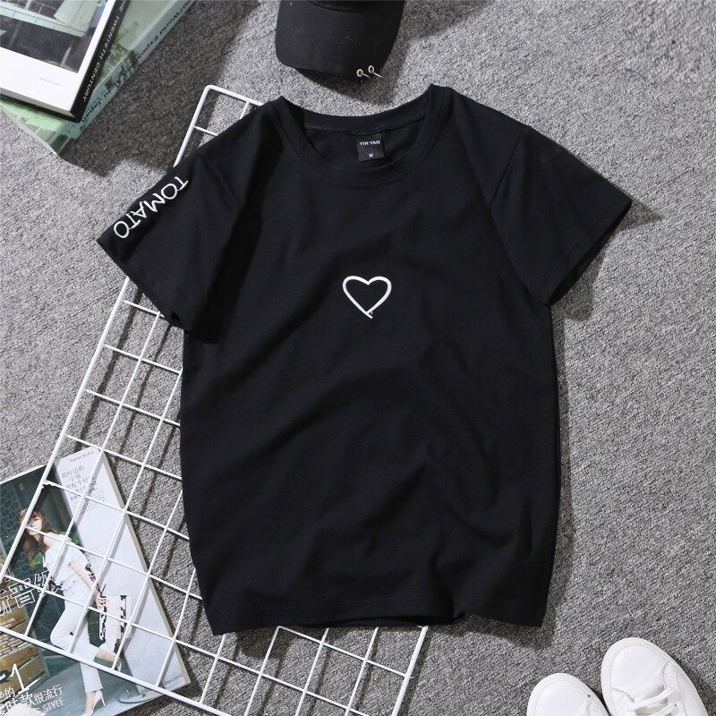 Áo Thun HappyFamily Form Rộng In Hình Trái Tim TOMTAO Chất Cotton 100 Cao Cấp Màu Trắng Đen