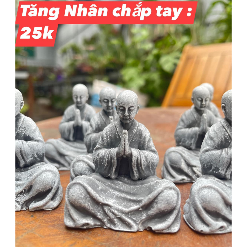 Tượng tăng nhân chắp tay size mini trang trí tiểu cảnh, terrarium
