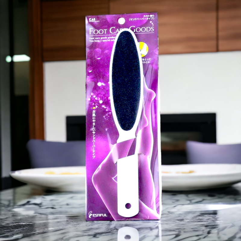 Dụng Cụ Chà Tế Bào Chết Chân Có Tay Cầm Kai 32035 000HB-0304 (Màu Trắng)