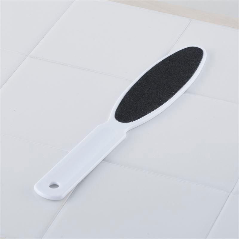 Dụng Cụ Chà Tế Bào Chết Chân Có Tay Cầm Kai 32035 000HB-0304 (Màu Trắng)