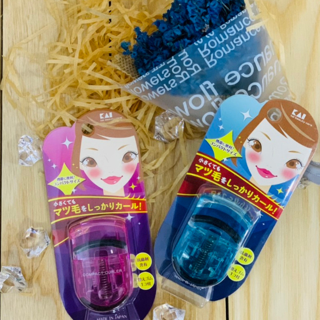 Uốn Cong Mi Thân Nhựa Kai Beauty 82511 KQ-3012 (Màu Xanh)