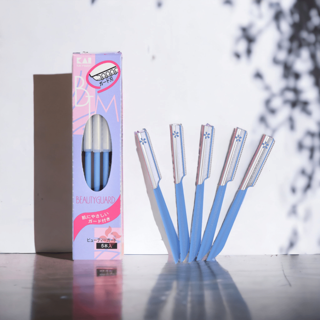 Dao Cạo Lông Mày Lưỡi Thép Có Màng Bảo Vệ Kai Kazor BTM Beauty Guar 00661 (Set 5 cây)