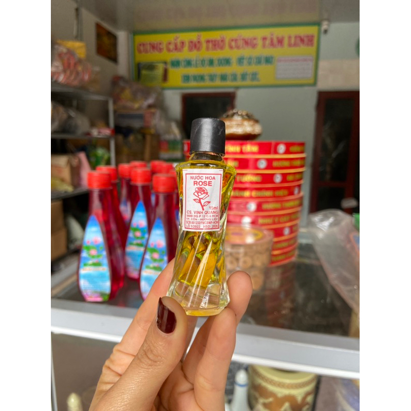 Nước Hoa Cúng - Tổng Hợp Mẫu Văn Khấn và Cách Chọn Nước Hoa Cúng Phù Hợp