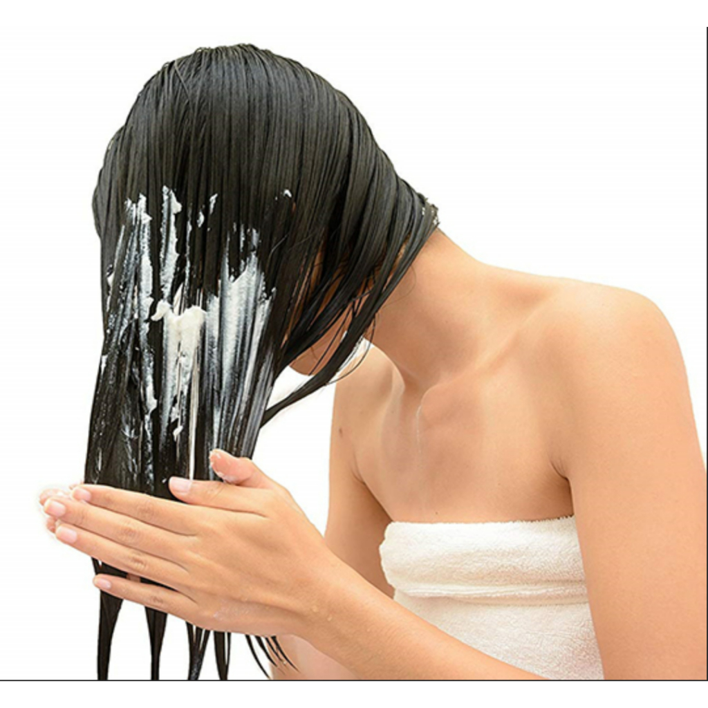Dầu Xả Tóc Giúp Tóc Bóng Mượt Chiết Xuất Tinh Dầu Ngựa Deve Natural Oil Conditioner (Túi 400ml)
