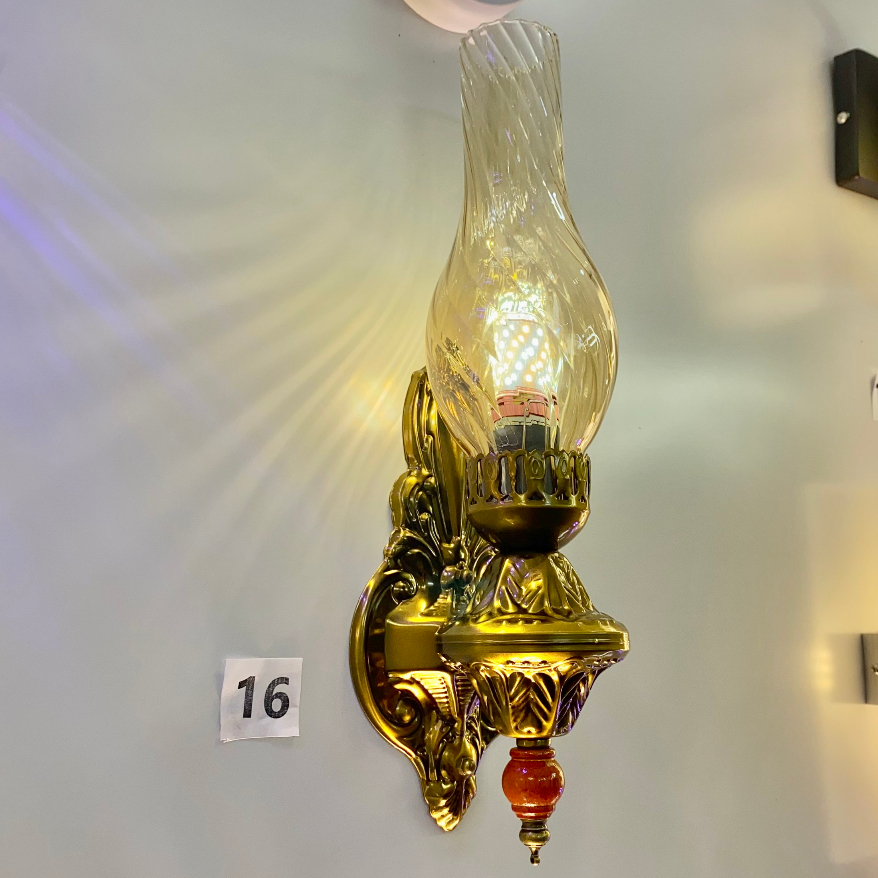 Đèn thờ MONSKY ROBES treo tường hợp kim mạ đồng cổ điển kèm bóng led nến