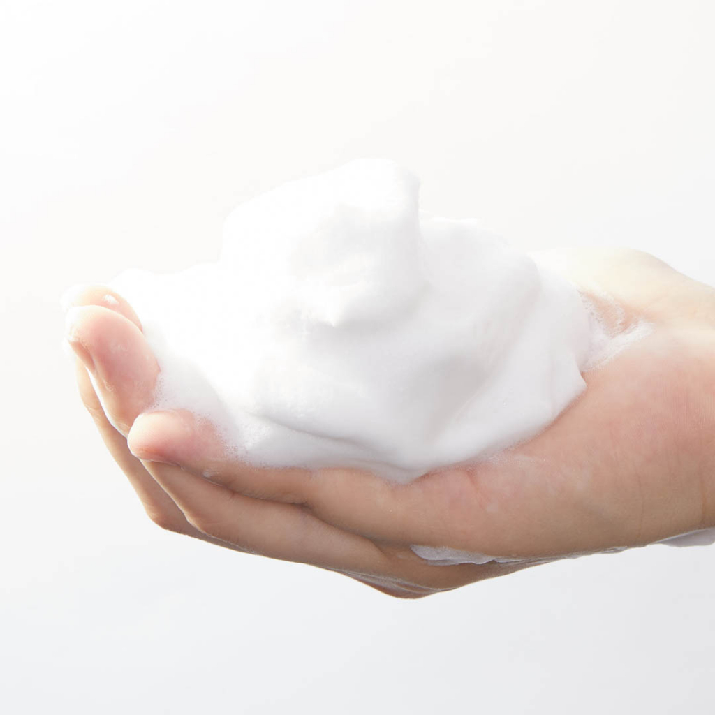 Sữa Tắm Trắng Trắng Mịn Da Chiết Xuất Từ Hạt Ý Dĩ Reihaku Hatomugi Body Soap (Chai 800mL)