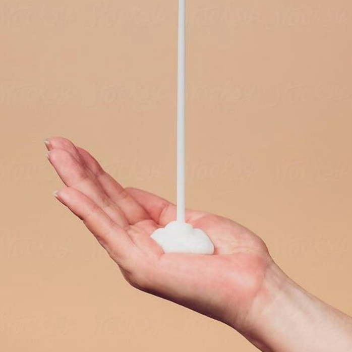 Sữa Tắm Trắng Trắng Mịn Da Chiết Xuất Từ Hạt Ý Dĩ Reihaku Hatomugi Body Soap (Chai 800mL)