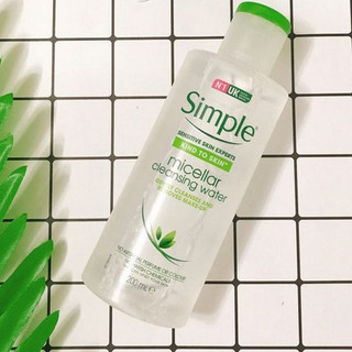 Nước tẩy trang Simple Micellar  làm sạch da, không chứa cồn, không gây khô rát 200ml