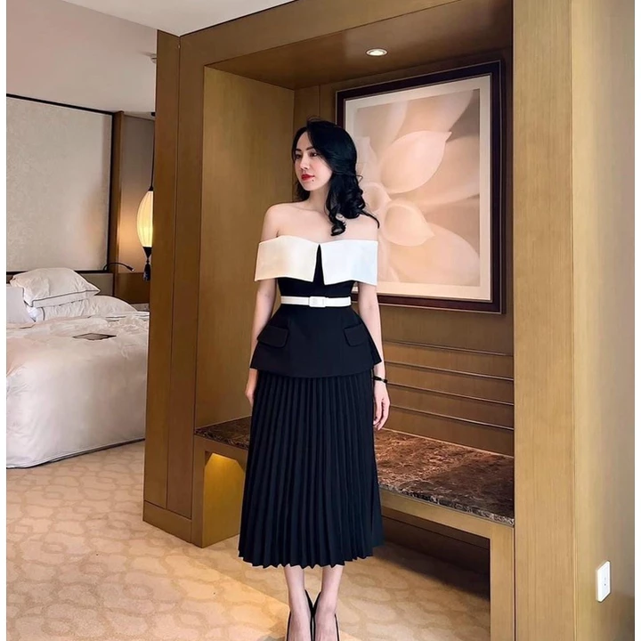 Áo peplum nắp túi phối trắng trễ vai kèm belt