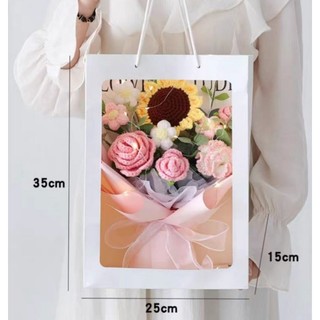 Túi giấy mặt kính đựng bó hoa, quà tặng sang trọng 25x 35cm.