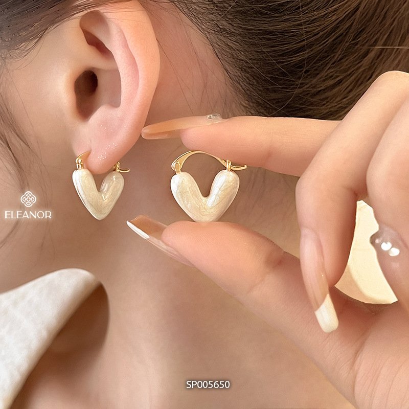 Bông tai nữ chuôi bạc 925 Eleanor Accessories hình trái tim khuyên tai basic phụ kiện trang sức 5650