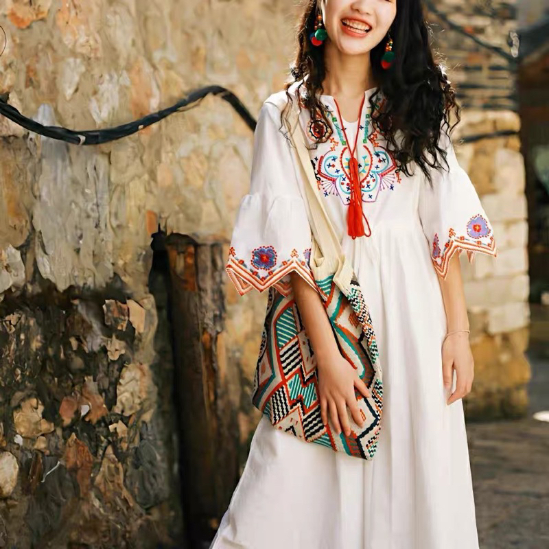 Đầm Thêu Hoa Thổ Cẩm Phong Cách VinTage Thời Trang Nữ