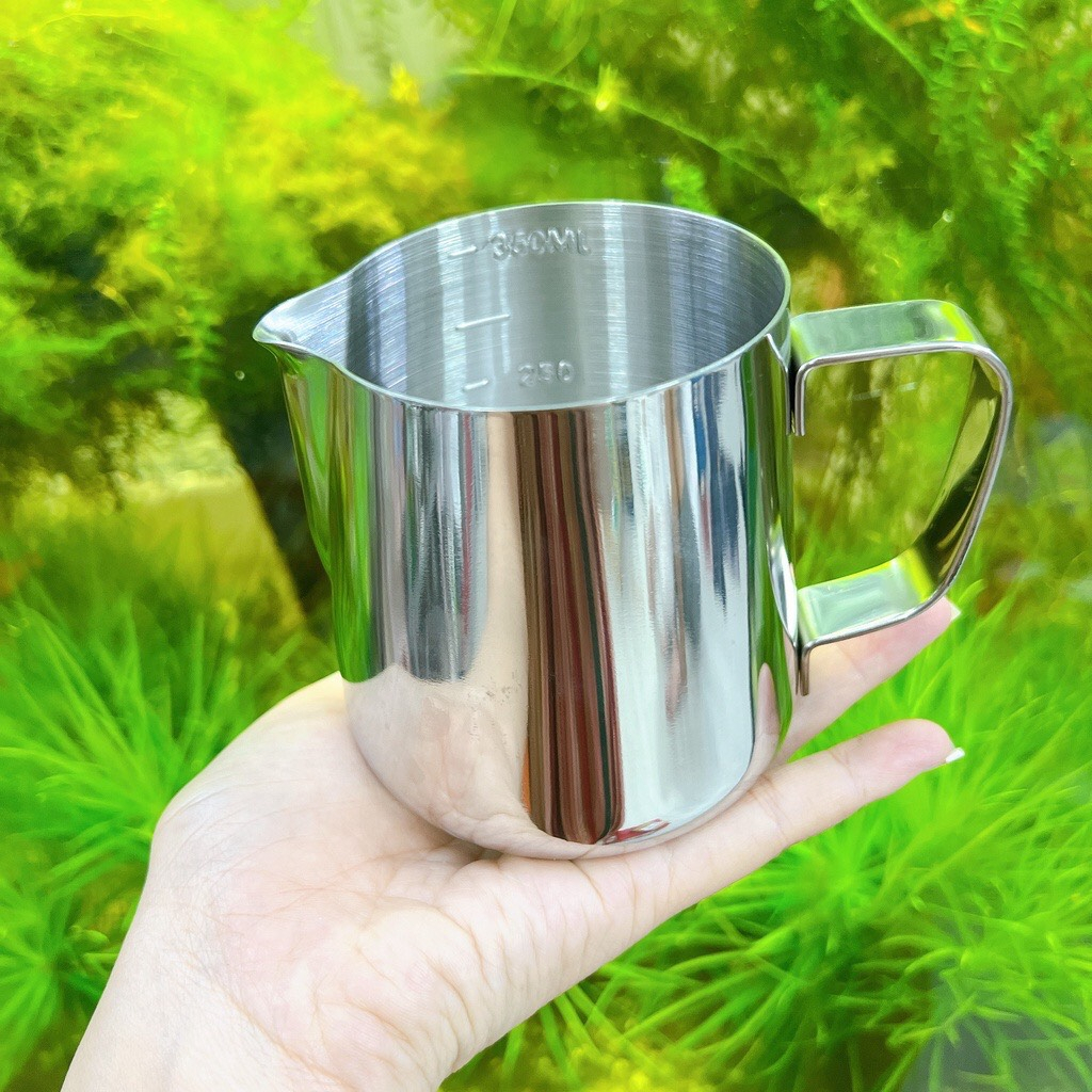 Ca đánh sữa  inox có mỏ có vạch định lượng đủ size - Cốc ca đánh sữa inox
