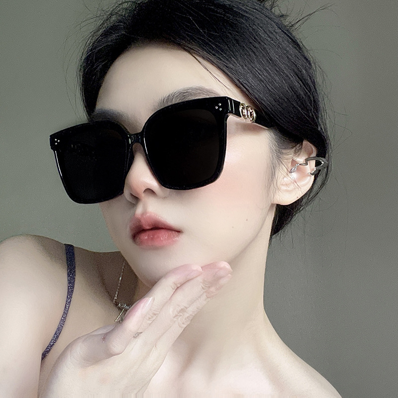 Kính râm nam nữ mắt vuông to chống UV400 bảo vệ mắt càng kính thời ...