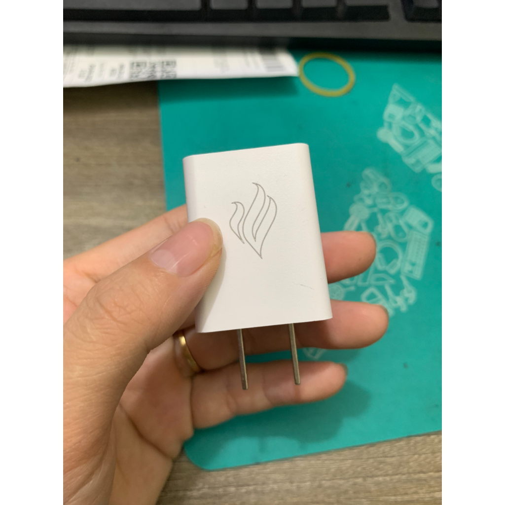 Củ sạc chính hãng Vsmart 5v-2A 10w,cáp sạc vsmart dùng cho tất cả các máy android ,samsung,huawei,vivo...